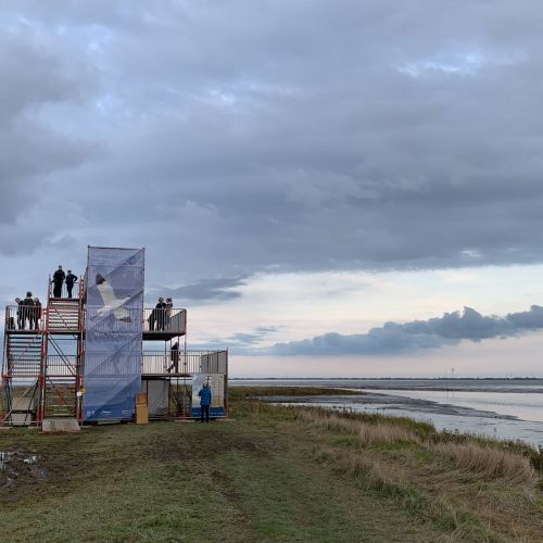 Vogelturm am Vareler Hafen